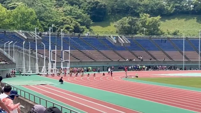 中学生陸上　アスリートクラス

中部記録会に出場してきました🙂
練習の一環として、これまでやってきた経験を活かす課題に挑みました

記録は多くの子達が自己ベスト更新や
目標通りにクリアすることができました🆗✨

向かい風でもほぼ自己記録
追風でも満足せずの自己記録

監督の評価としても
段階的にクリアしているので、良しと見ています👌

問題は中体連
また子ども達と月曜日から目標を持って
頑張っていきたいと思います

本日もありがとうございました🙂🩵
明日は久留米選手権（男子800m）

〜本日の結果〜

立下せいぎ　
100m
11秒25→11秒42（-2.0)
㊗️中部記録会3年全体3位

谷口はると
100m　
11秒60→11秒62（-2.0)
㊗️中部記録会3年全体4位

髙橋とうま
100m
13秒20→13秒13(+0.3／🎊自己ベスト)

武末かんたろう　
100m
15秒47→15秒72（-0.7)
1500m
５分48秒37（初）

穴井こういちろう　
100m
14秒73→14秒11（-0.2／🎊自己ベスト）
1500m
５分11秒→5分07秒31（🎊自己ベスト）
㊗️中部記録会 1年生8位

梅田おうり
100m
16秒16→15秒95（0.0／🎊自己ベスト）
1500m
6分30秒00（初）

吉嶋とうい
100m13秒60（初／-0.5）
1500m5分17秒00（初）

大庭りゅうせい
1500m
5分25秒→5分19秒60（🎊自己ベスト）

三井ゆうせい
1500m
4分29秒→4分24秒54（🎊自己ベスト）
㊗️中部記録会2年生全体トップ
㊗️古賀ジュニア2年生記録
㊗️通信陸上参加標準突破

上野あらた
1500m
4分29秒→4分26秒02（🎊自己ベスト）
㊗️通信陸上参加標準突破

花田あいら
800m
2分50秒30（初）
㊗️古賀ジュニア1年記録

前田りお
800m
2分50秒→3分00秒95

谷口りのあ
100m
14秒26→14秒33（+0.3)
㊗️古賀ジュニア 1年記録
㊗️通信陸上参加標準突破
㊗️中部記録会 1年全体2位

梶原ゆりあ
100m
14秒00→14秒28（＋0.4）

古賀あやね
100m
14秒13→13秒90（＋0.3／🎊自己ベスト）
㊗️古賀ジュニア3年記録
